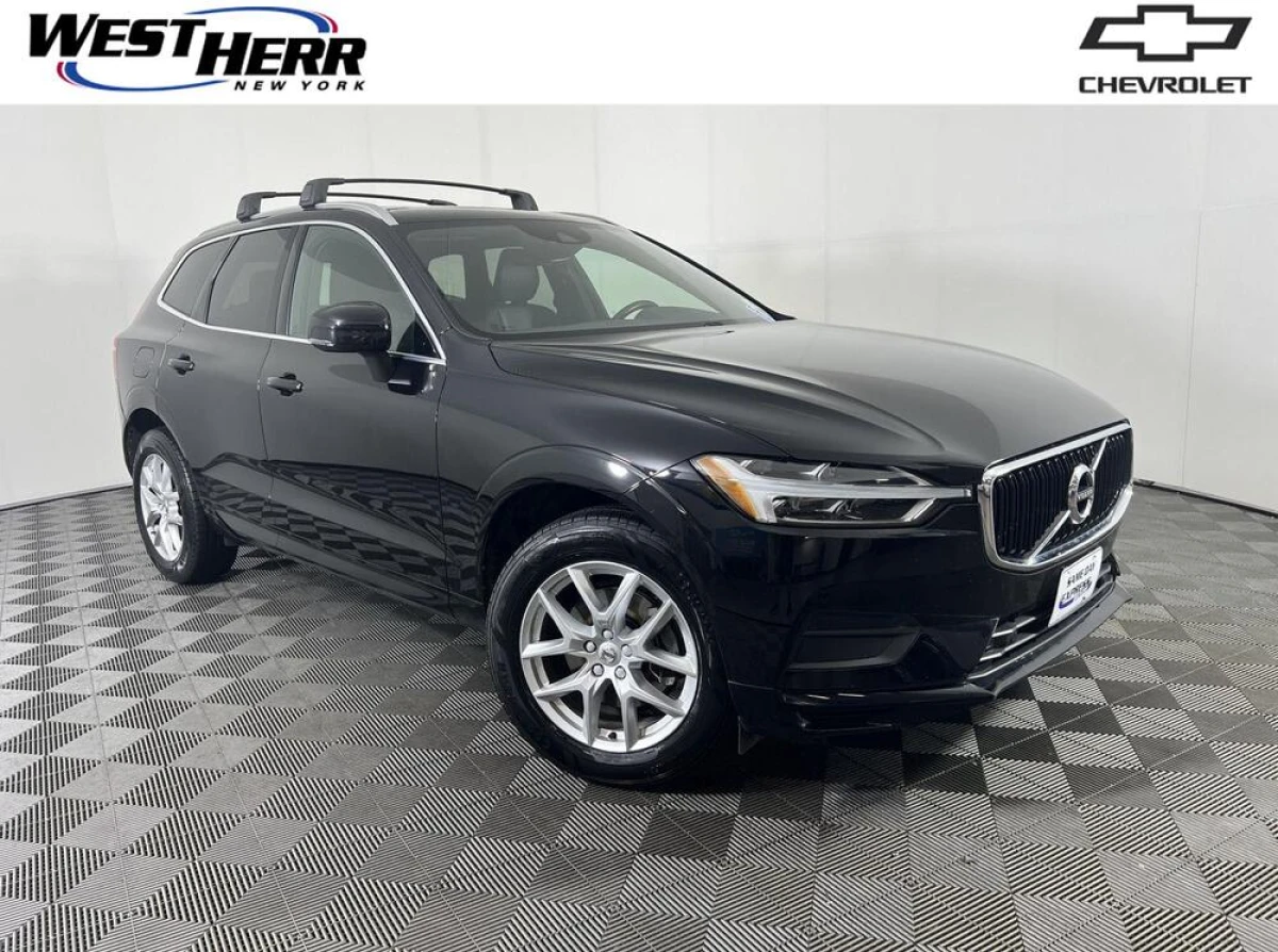 Pre-Owned 2020 Volvo XC60 Momentum