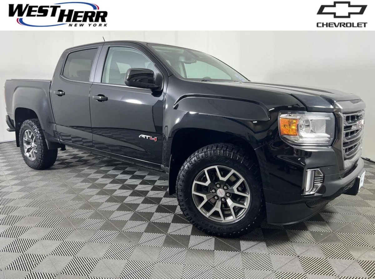 Pre-Owned 2022 GMC Canyon 4WD AT4 w/Leather