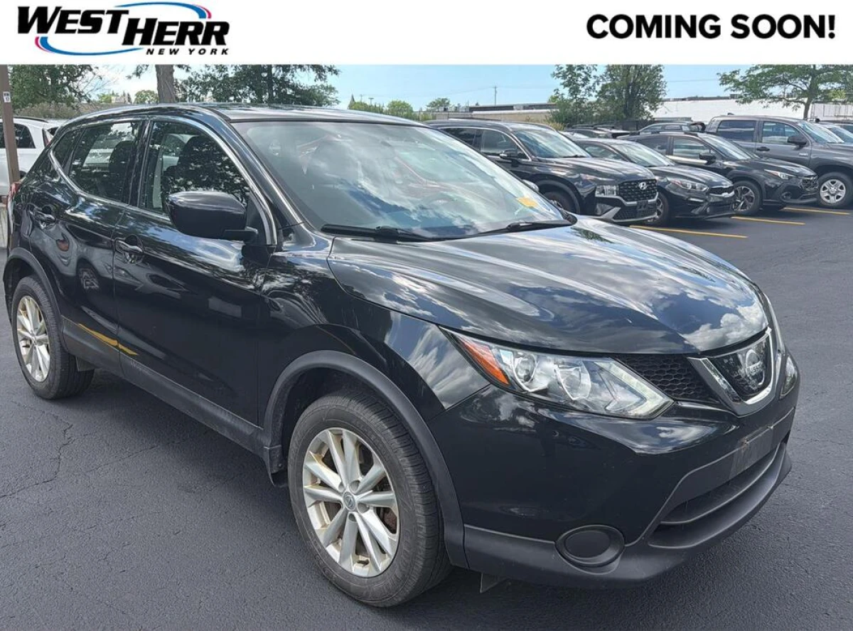 Pre-Owned 2018 Nissan Rogue Sport S