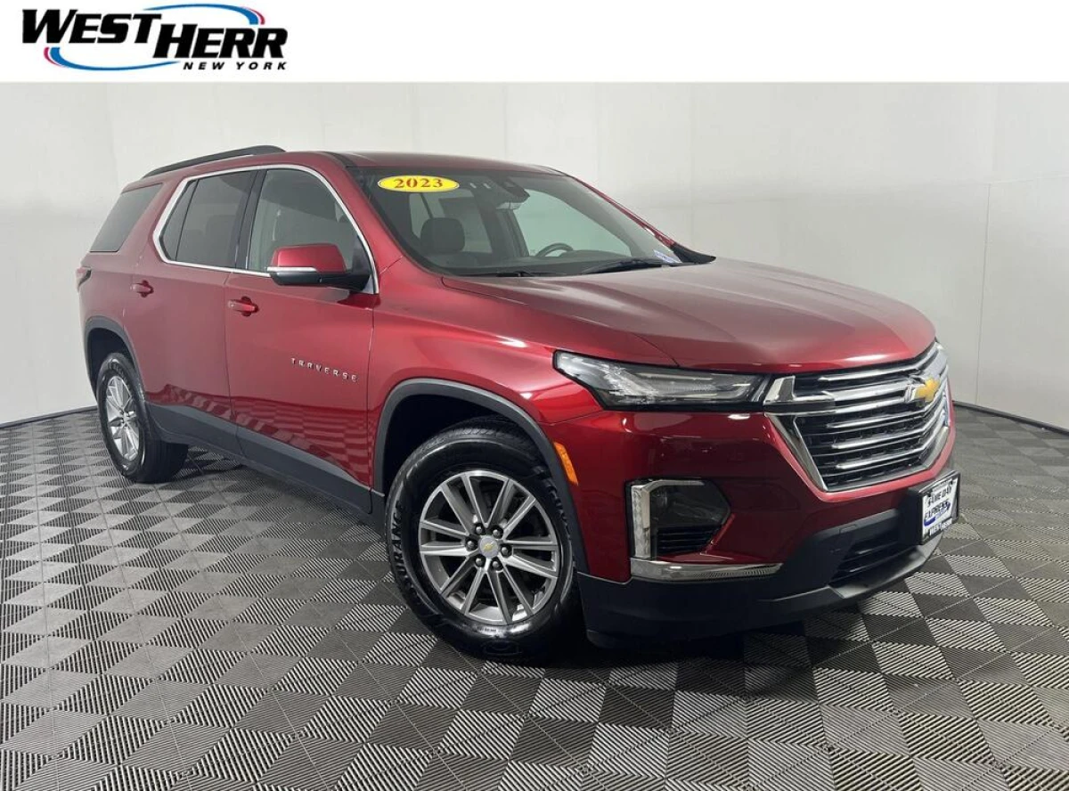 Pre-Owned 2023 Chevrolet Traverse LT 1LT