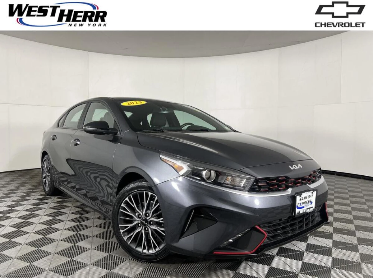 Pre-Owned 2023 Kia Forte GT-Line