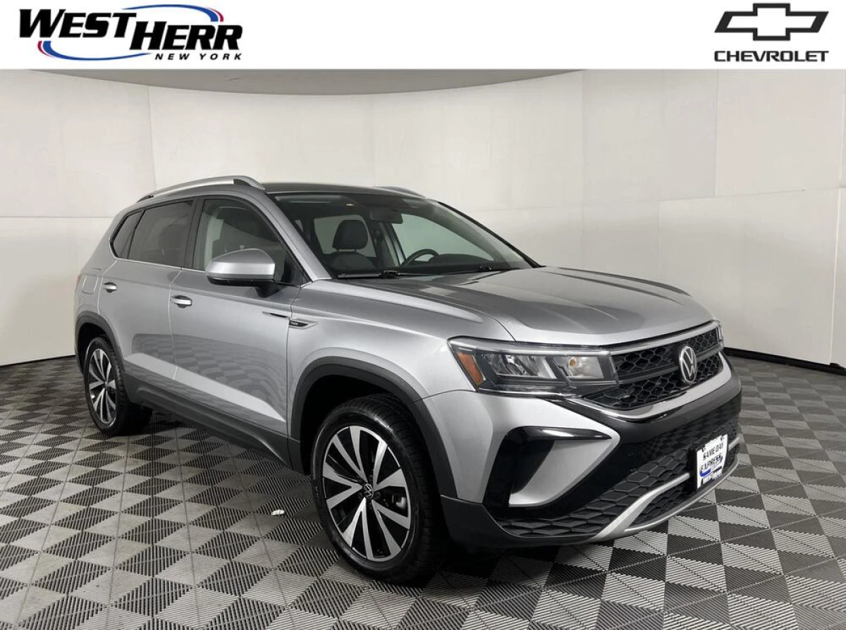 Pre-Owned 2022 Volkswagen Taos SE