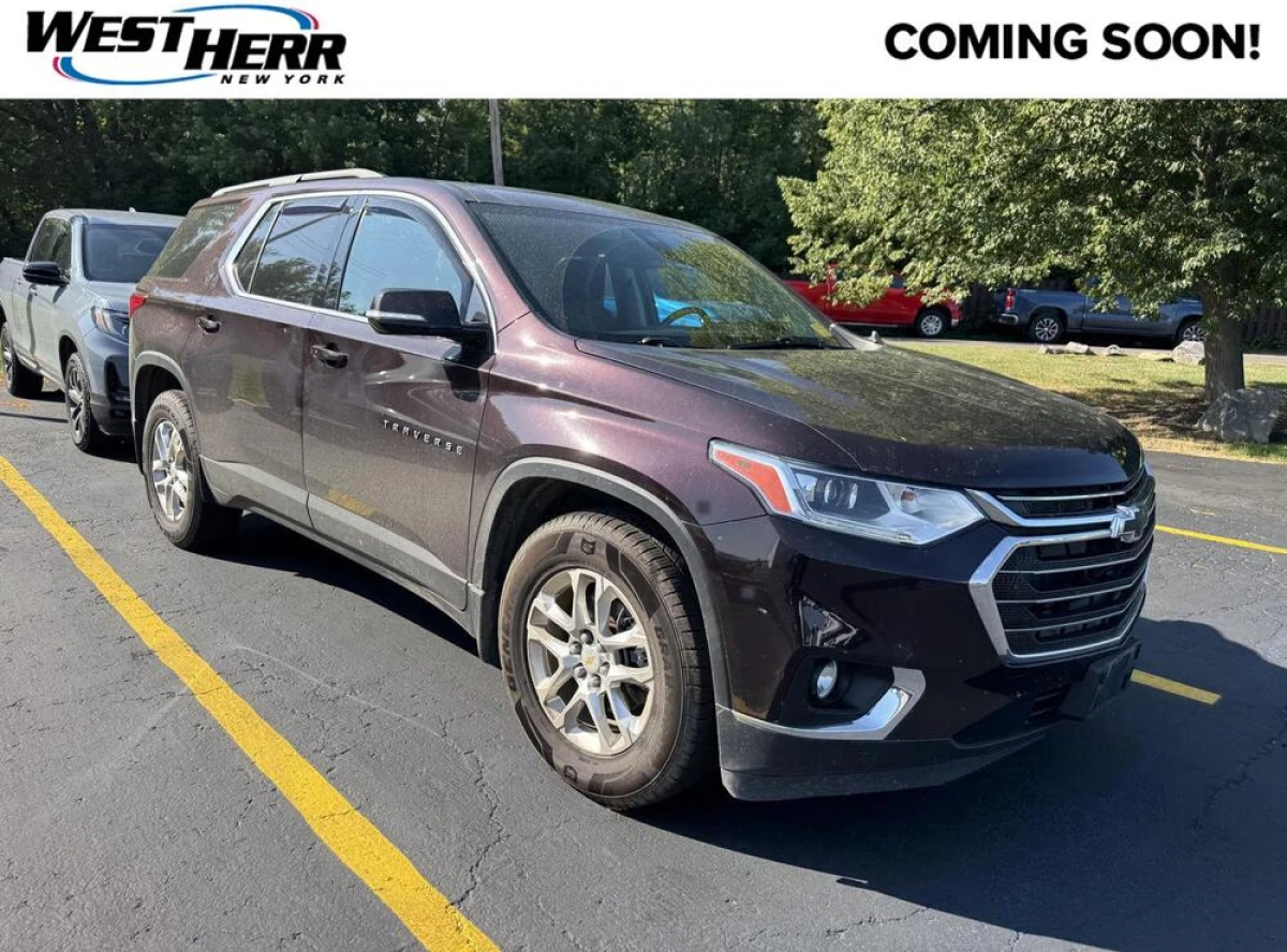 Pre-Owned 2020 Chevrolet Traverse LT Cloth