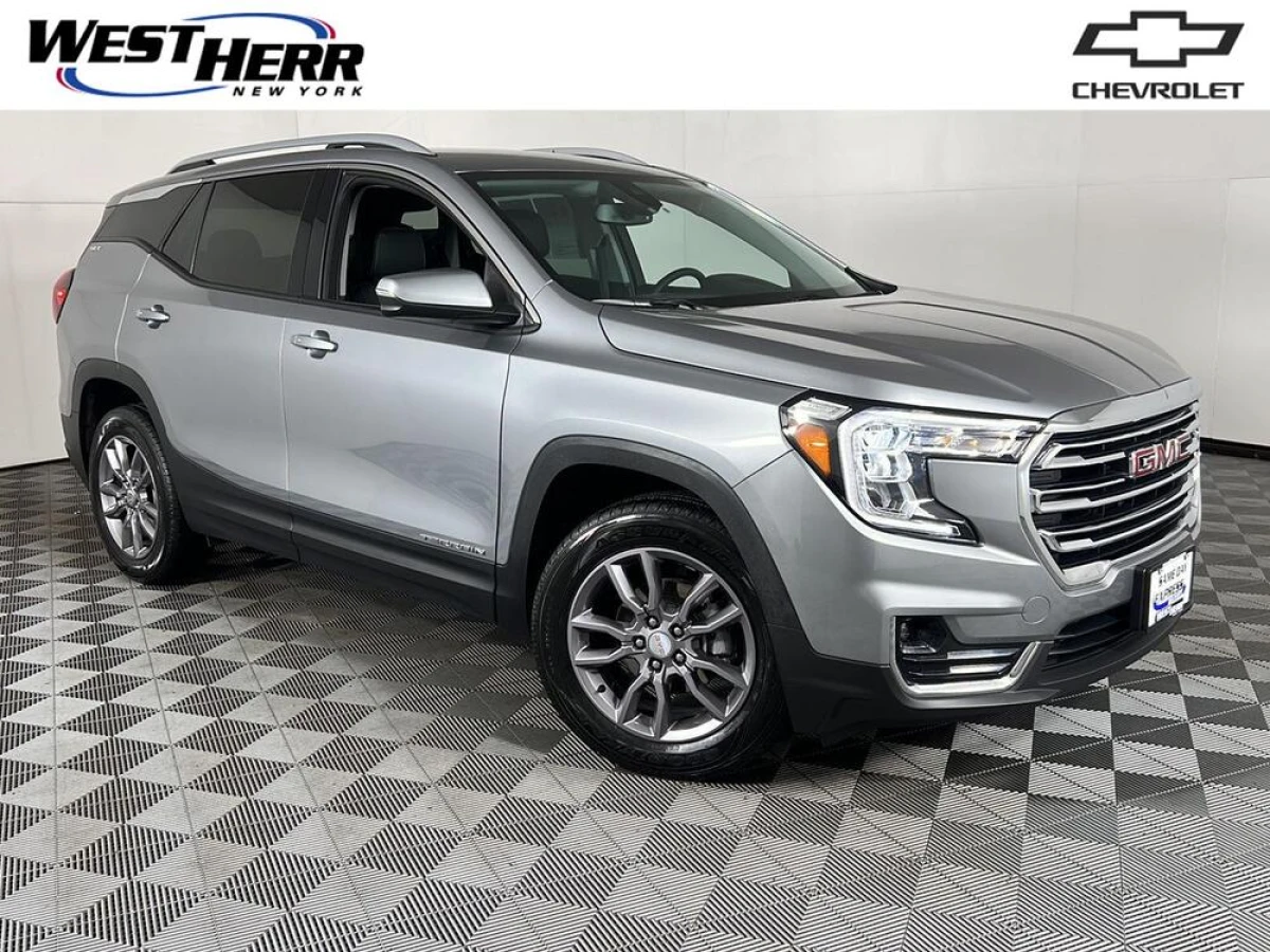 Pre-Owned 2024 GMC Terrain SLT