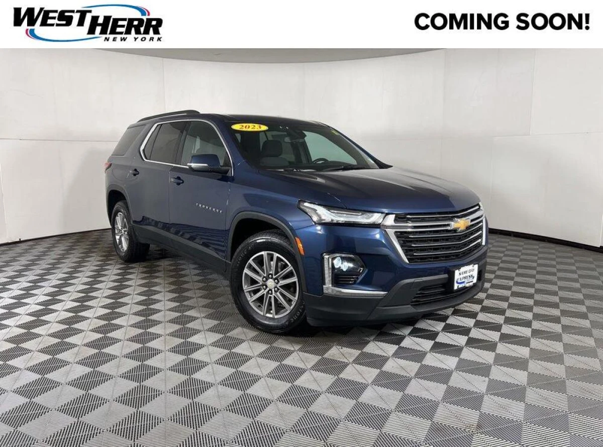 Pre-Owned 2023 Chevrolet Traverse LT