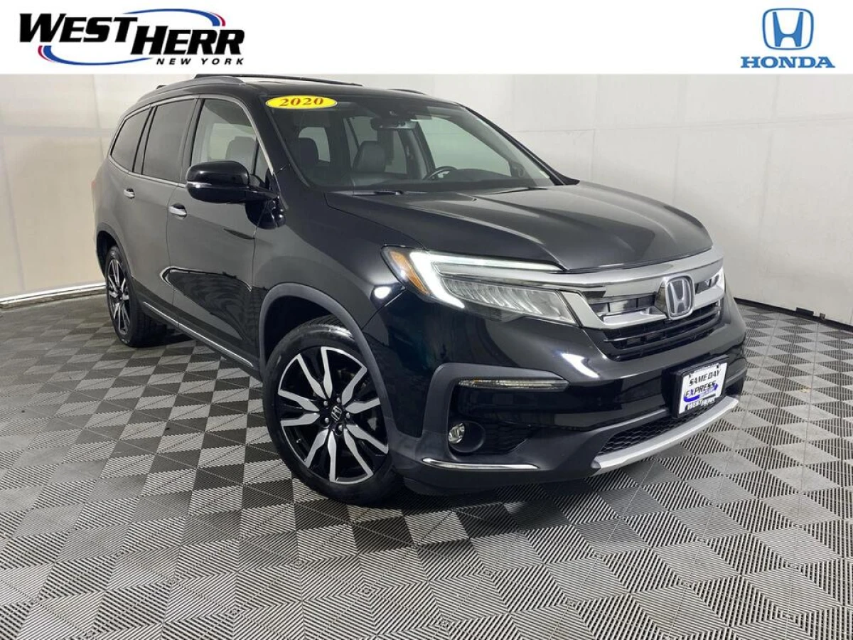 Pre-Owned 2020 Honda Pilot Touring w/Rear Captain's Chairs