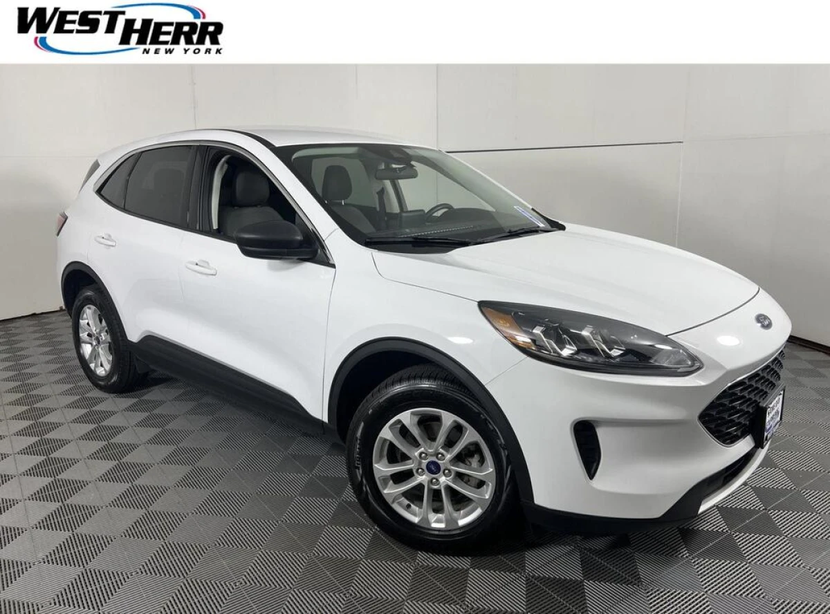 Pre-Owned 2022 Ford Escape SE