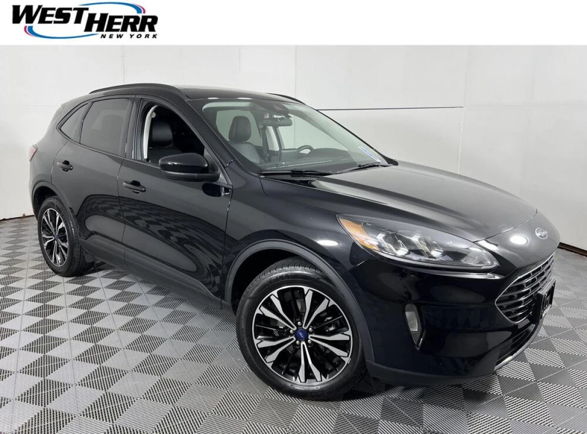 Pre-Owned 2022 Ford Escape SEL