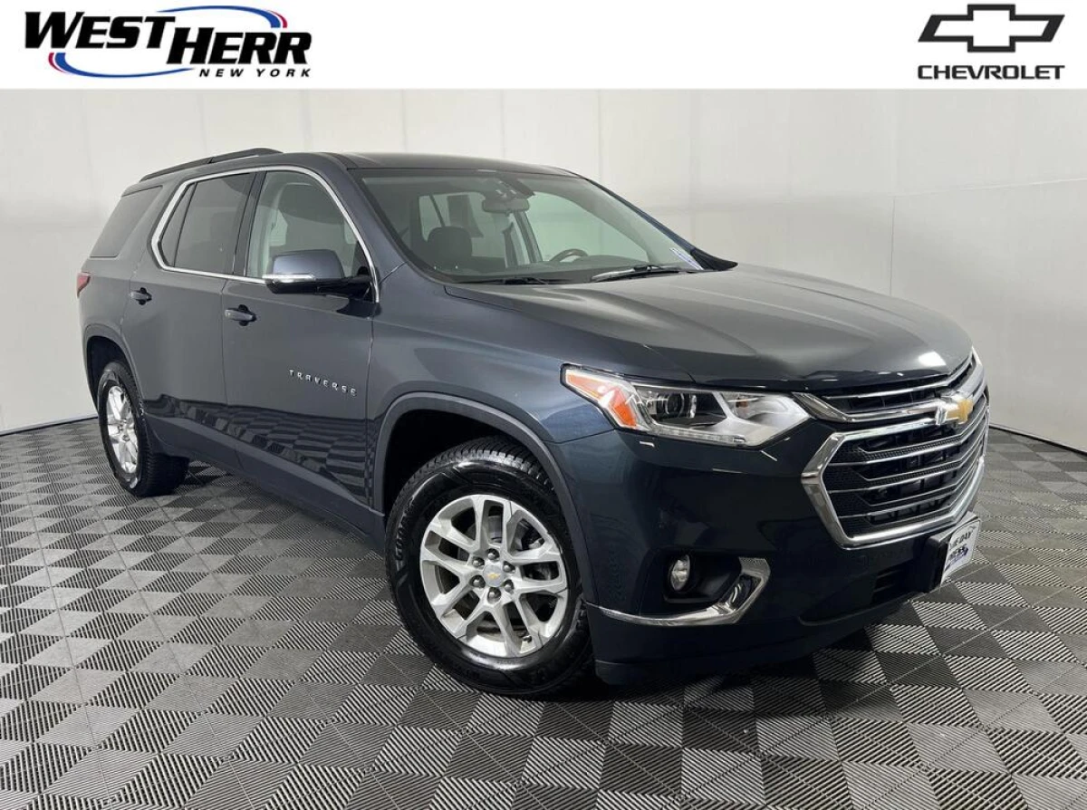 Pre-Owned 2019 Chevrolet Traverse LT Cloth