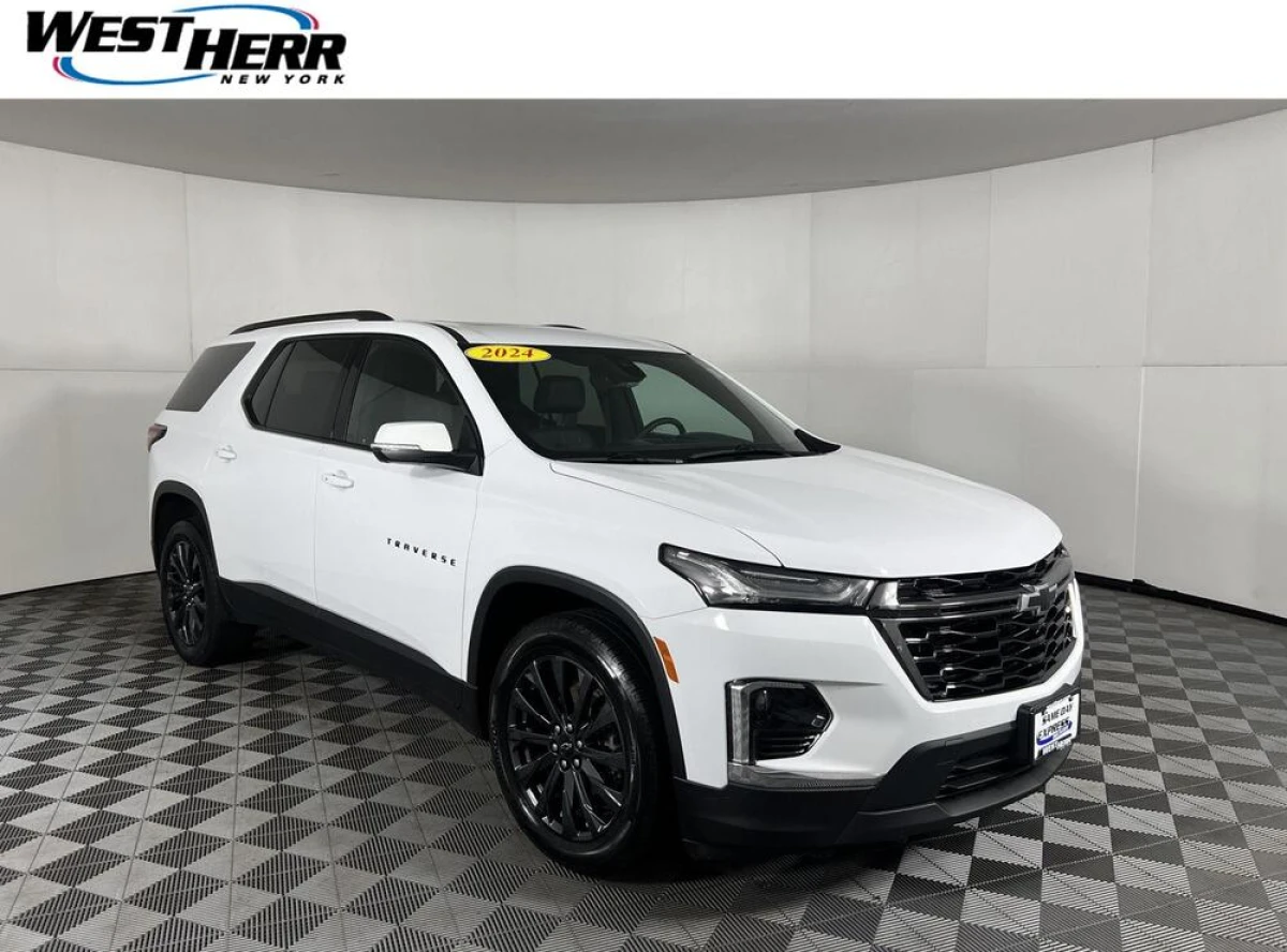 Pre-Owned 2024 Chevrolet Traverse Limited RS
