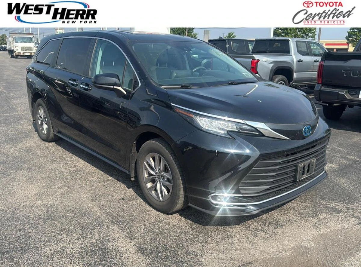 Certified Pre-Owned 2023 Toyota Sienna XLE