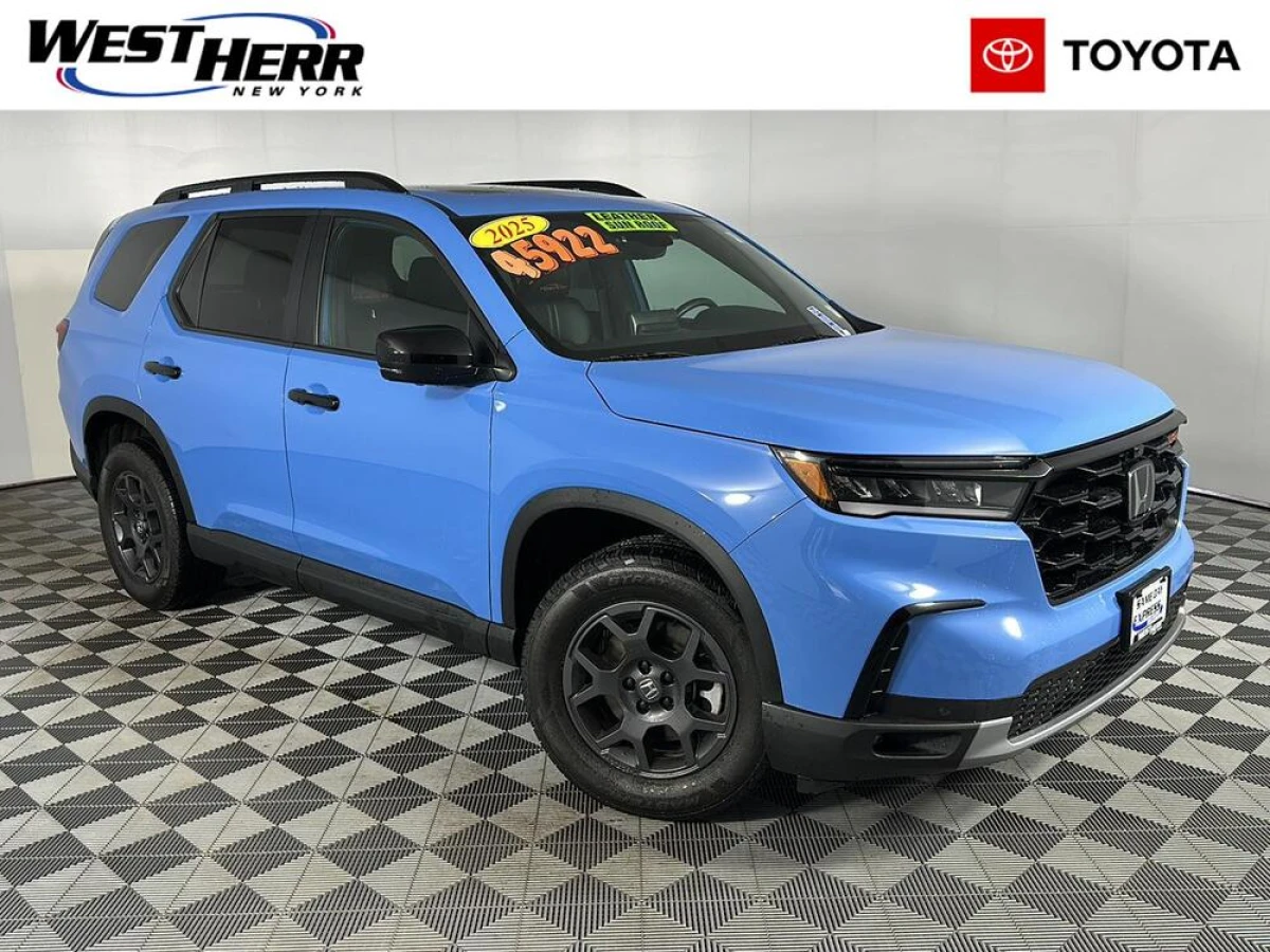 Pre-Owned 2025 Honda Pilot TrailSport