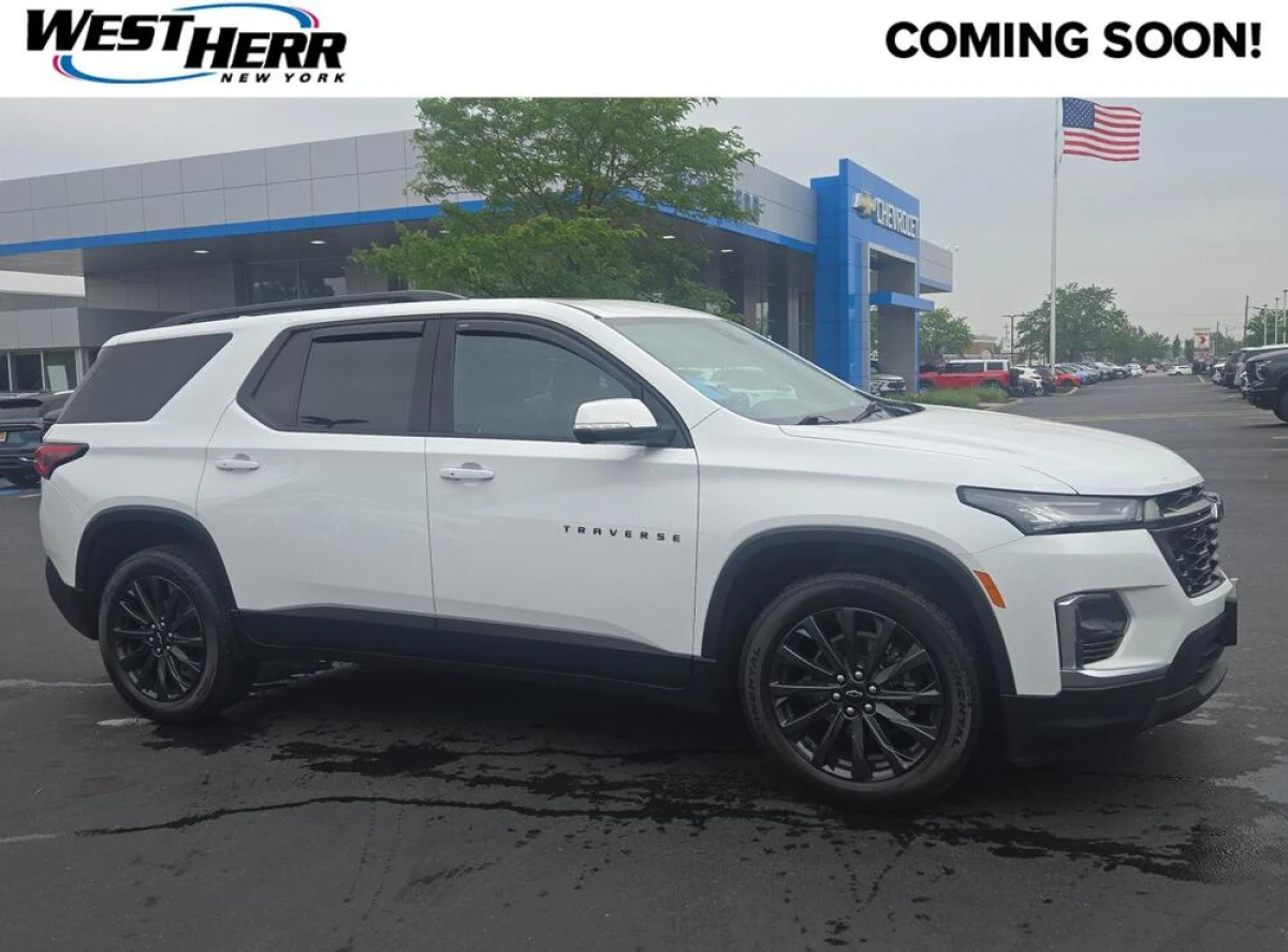 Pre-Owned 2023 Chevrolet Traverse RS