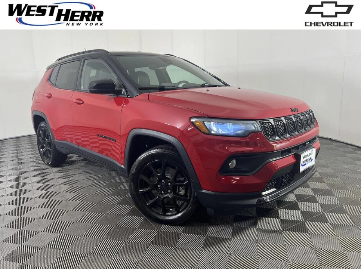 Pre-Owned 2023 Jeep Compass Altitude