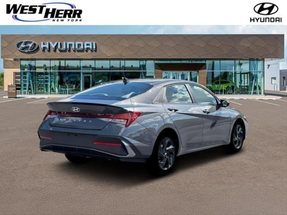 New 2026 Hyundai ELANTRA SEL Sport
