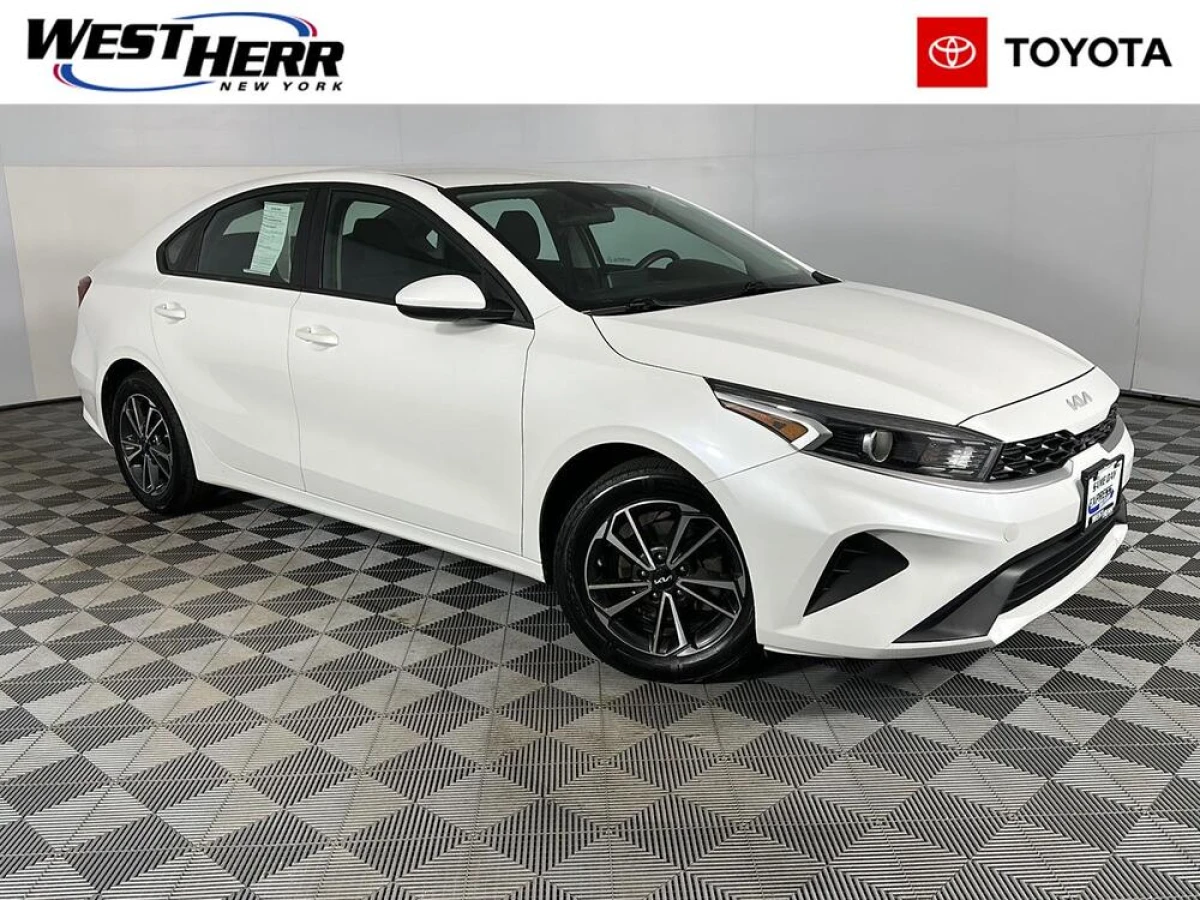 Pre-Owned 2023 Kia Forte LXS